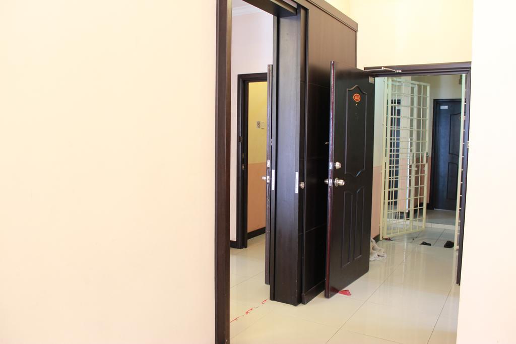 Marina Court Kota Kinabalu- Bigger Group Stay Together- 6 Bedroom Apartments מראה חיצוני תמונה